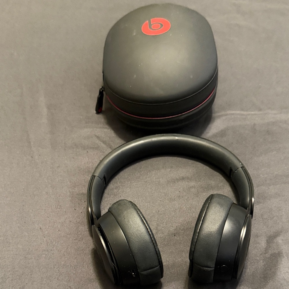 Beats by Dre Black Over-Ear Headphones